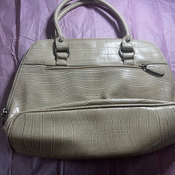 Slightly used but in great condtion - Picture 2 of 4